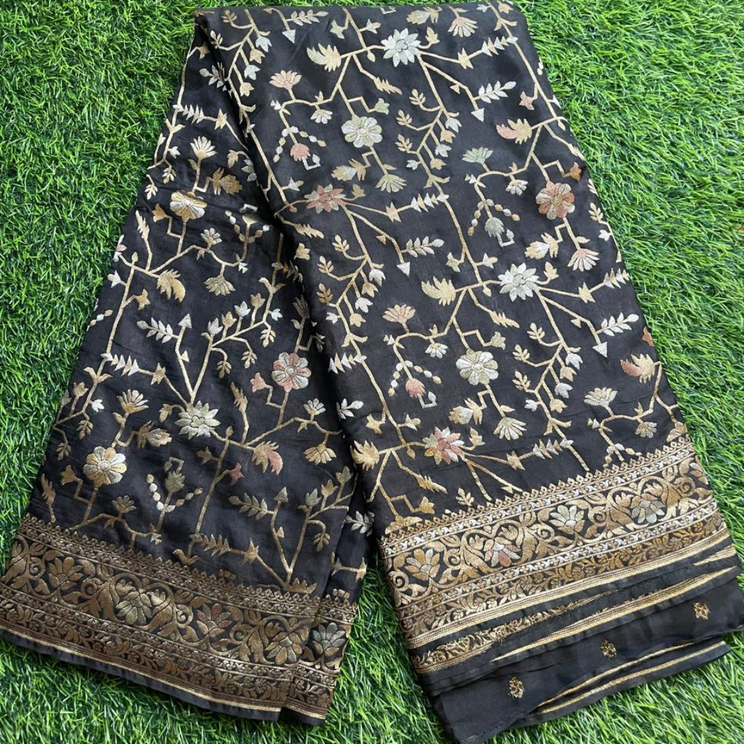 Elegant Munga Crepe Silk Saree with Designer Border