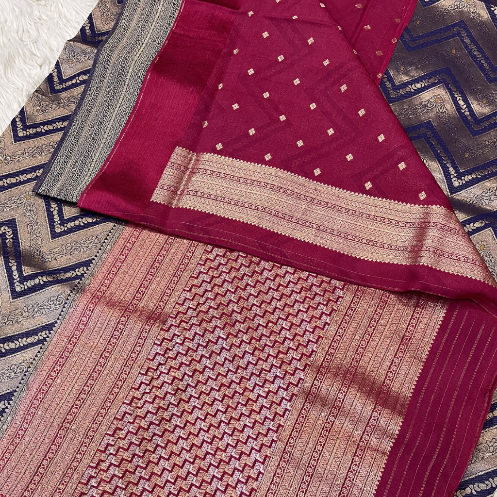 Brocade Navi Blue Colour Saree In Zig-Zig Pattern With Rich Pallu In Wedding Collections