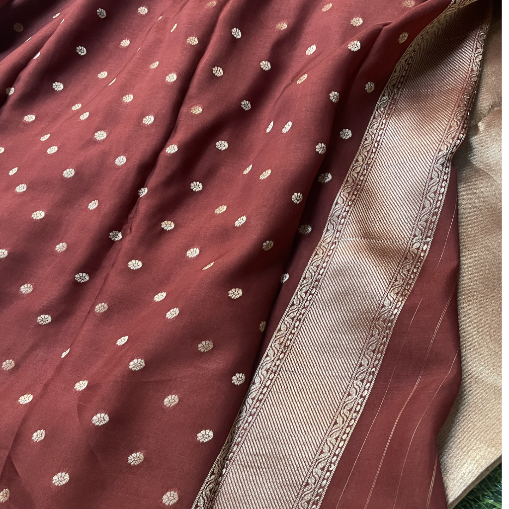 Golden Tissue Saree In Brown With Rich Pallu